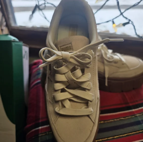 Puma Womens Beige Platform Sneakers - Picture 6 of 12